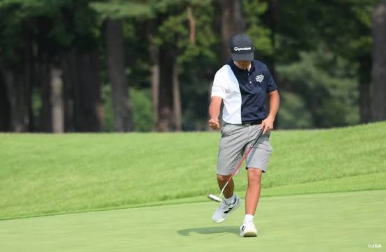 プレーオフを制した瞬間 ガッツポーズする道上嵩琉選手